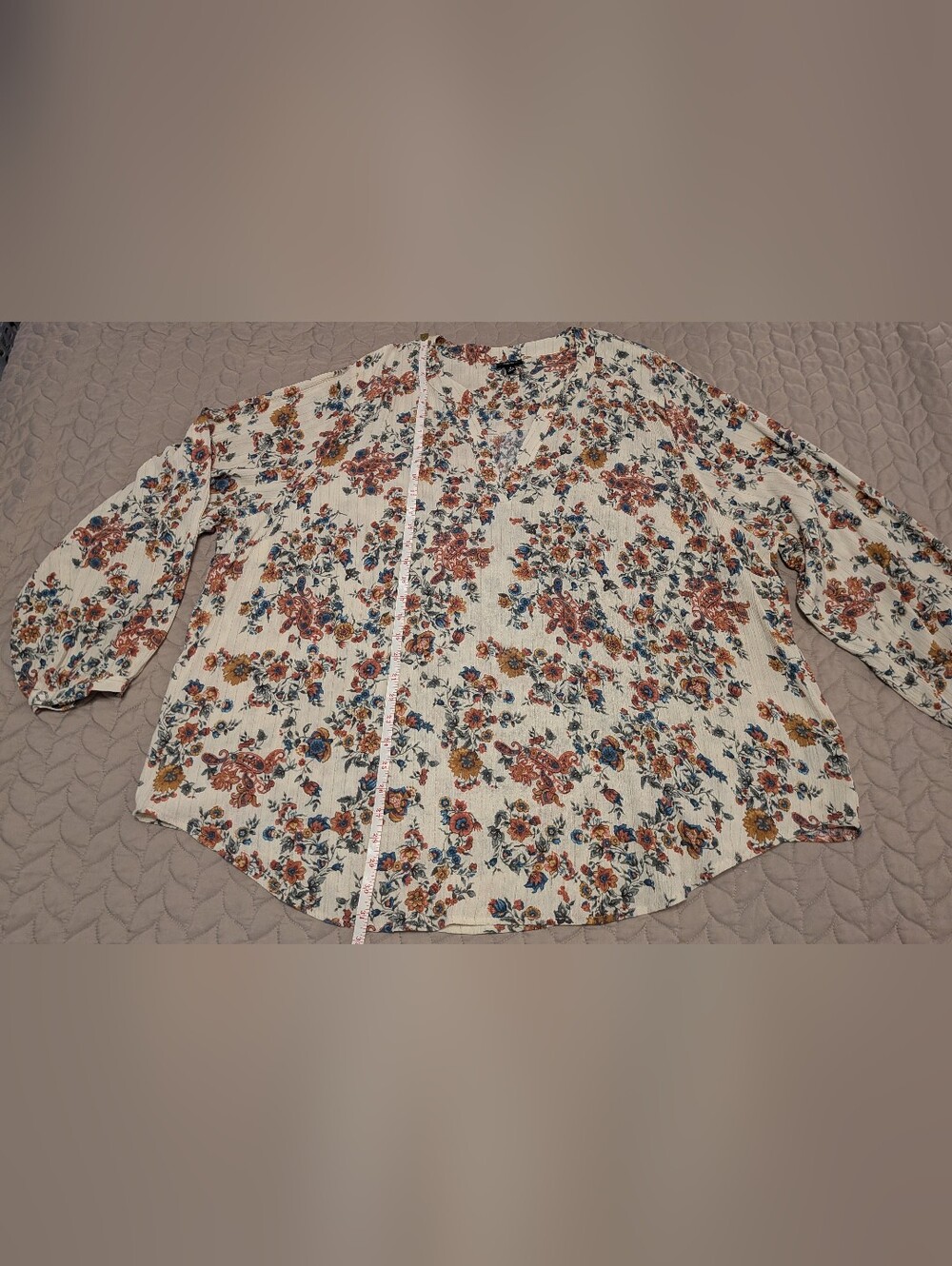 torrid Cream Floral V-Neck Blouse with Blue & Rust Accents